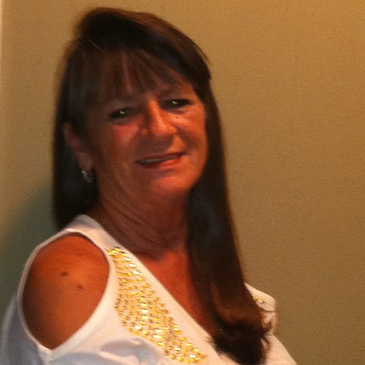 Kathy Bunch Photo 17