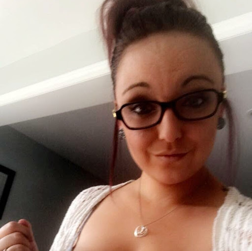 Victoria Carroll Photo 43