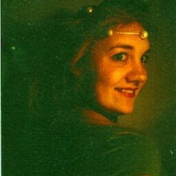 Elizabeth Hastings Photo 19