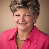 Roberta Reynolds Photo 15