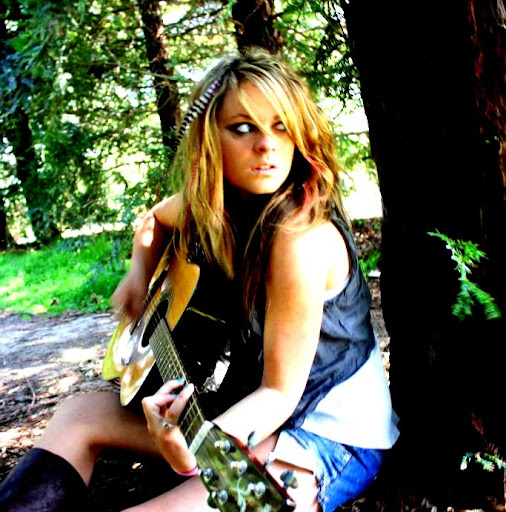 Allyson Phillips Photo 13