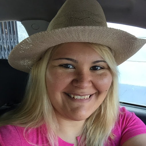 Lili Rodriguez Photo 17