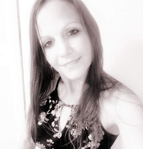 Stephanie Skinner Photo 29