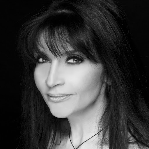 Tracey Bell Photo 31