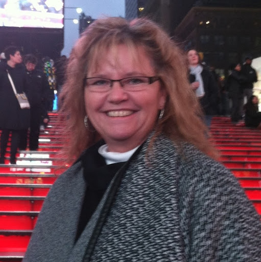 Suzanne Phillips Photo 10