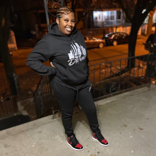 Sheena Collins Photo 4