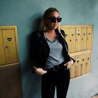 Caroline Sinclair Photo 23