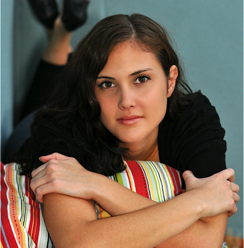 Laura Moore Photo 41