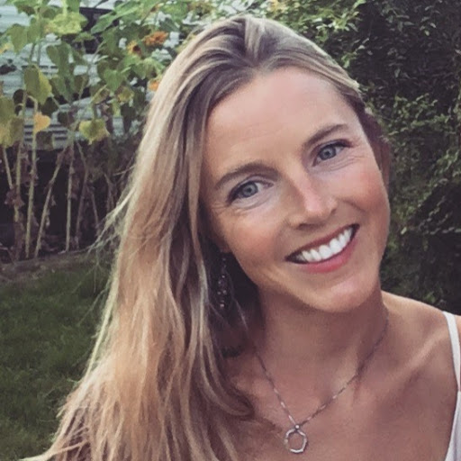 Stephanie Howe Photo 13