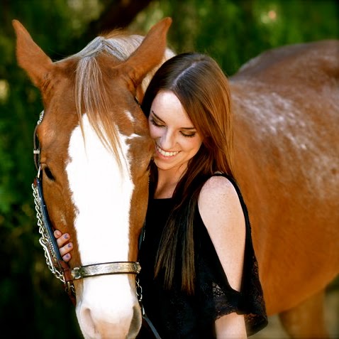 Stephanie Dixon Photo 15