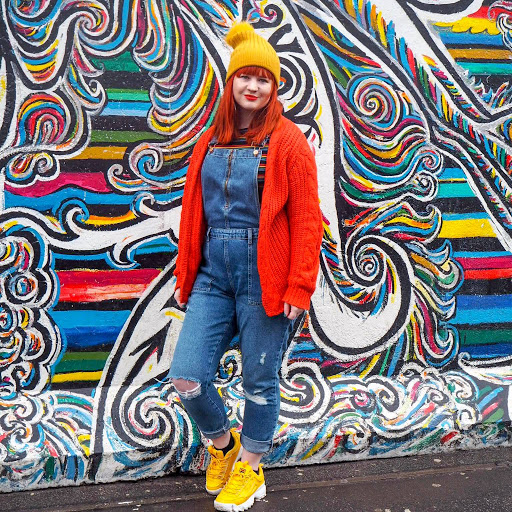 Hayley Warren Photo 2