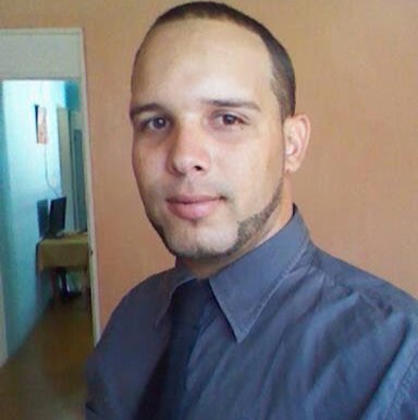 Robin Reyes Photo 11