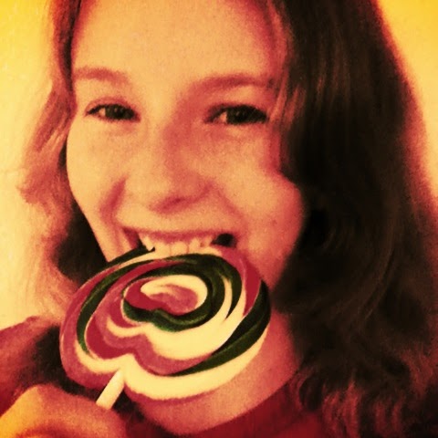 Michelle Ritchie Photo 34