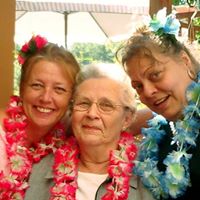 Debra Cooper Photo 30