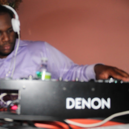 Christopher Weaver Photo 49