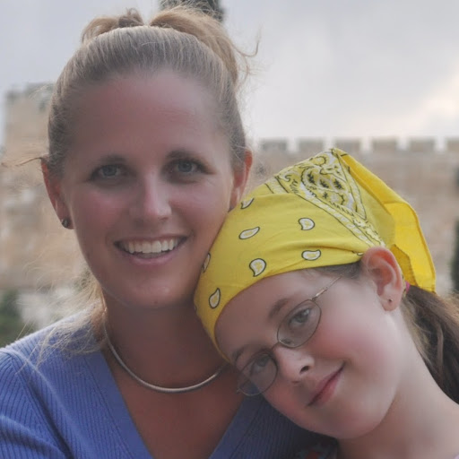 Melissa Oliver Photo 26