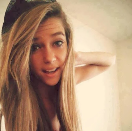 Stephanie Mahone Photo 14