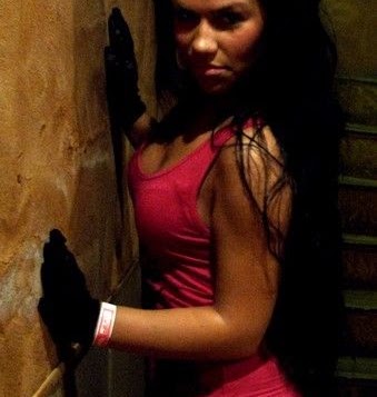 Christina Wallace Photo 14