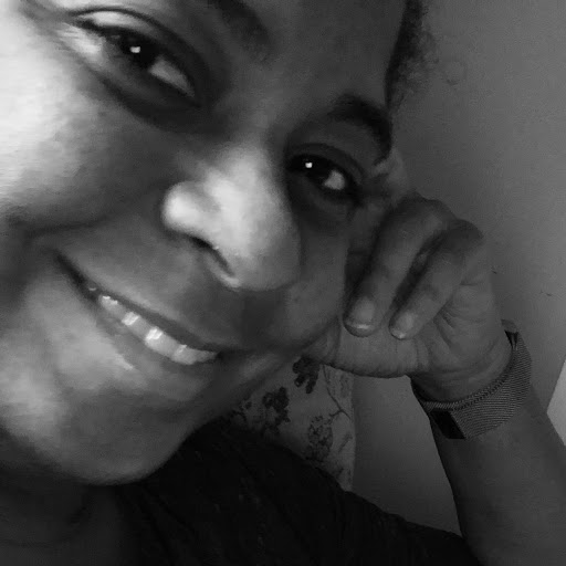 Yvette Robinson Photo 2