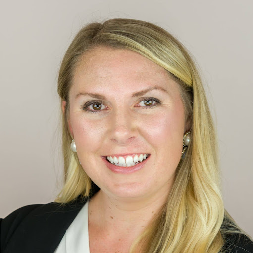 Ana Valentine Photo 9