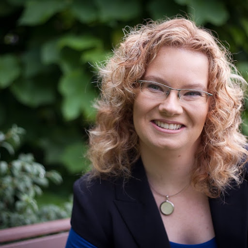 Melanie Ellis Photo 33