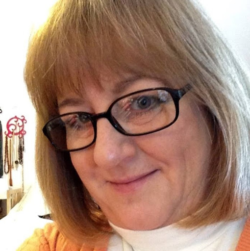 Jennifer Hunt Photo 18