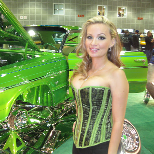 Lori Robles Photo 7