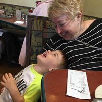 Taylor Hahn Photo 16