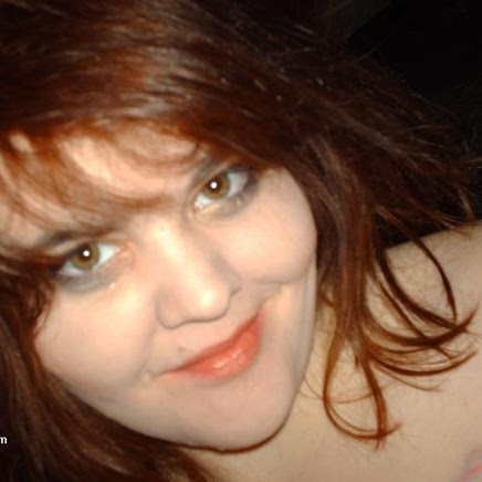 Julia Saunders Photo 29