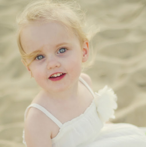 Stephanie Roth Photo 38