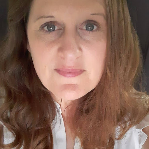 Caroline Robinson Photo 31