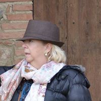 Ana Valentin Photo 33