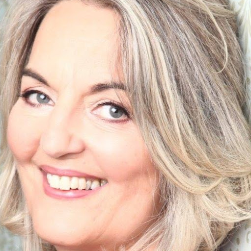 Louise Pearce Photo 5