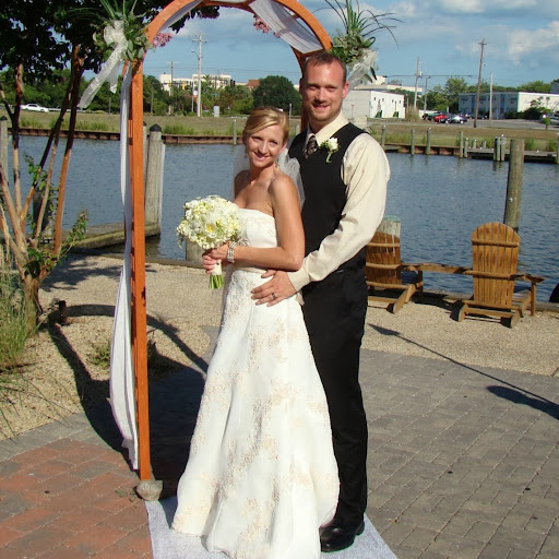 Laura Hubbard Photo 39