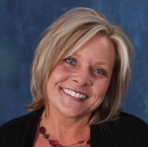 Julie Pettit Photo 7