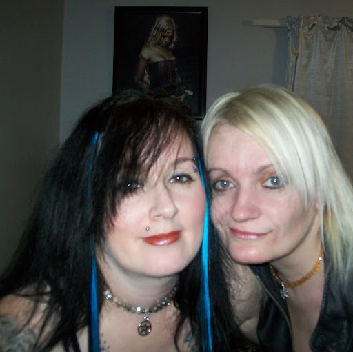 Amie Woods Photo 27