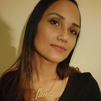 Nicole Vernon Photo 14