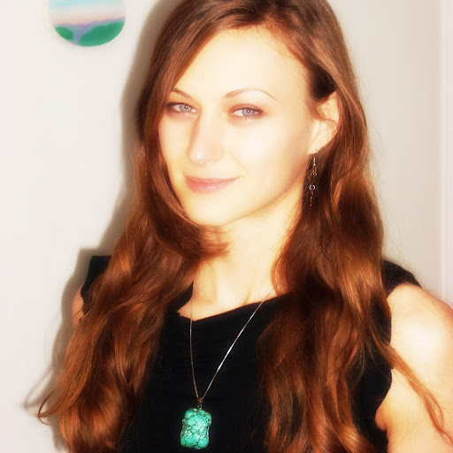 Laura Graves Photo 35