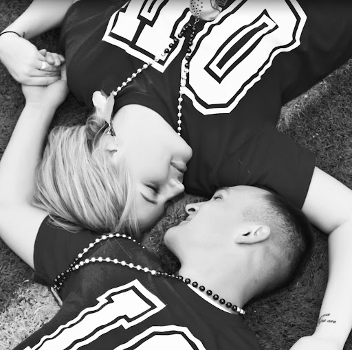 Samantha Hines Photo 15