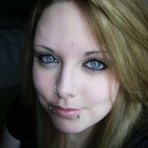 Elizabeth Dewitt Photo 16