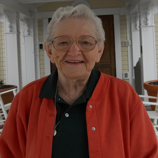 Lois Winters Photo 16