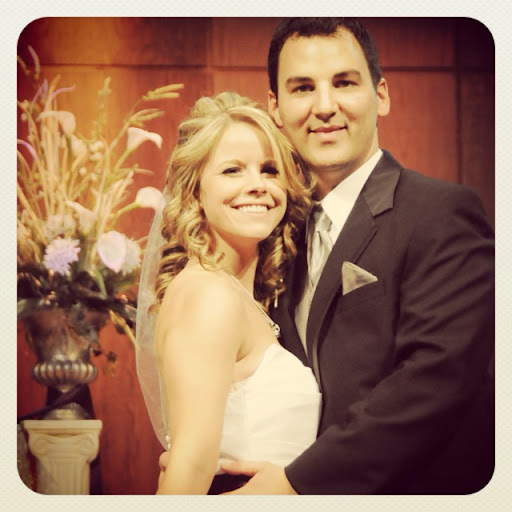 Amanda Singleton Photo 17