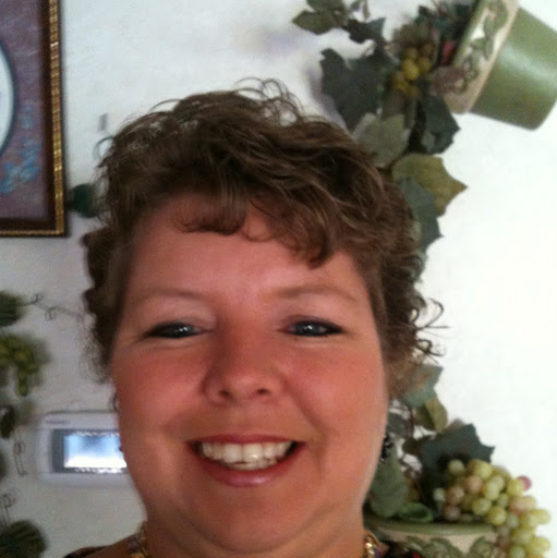 Leslie Simms Photo 2