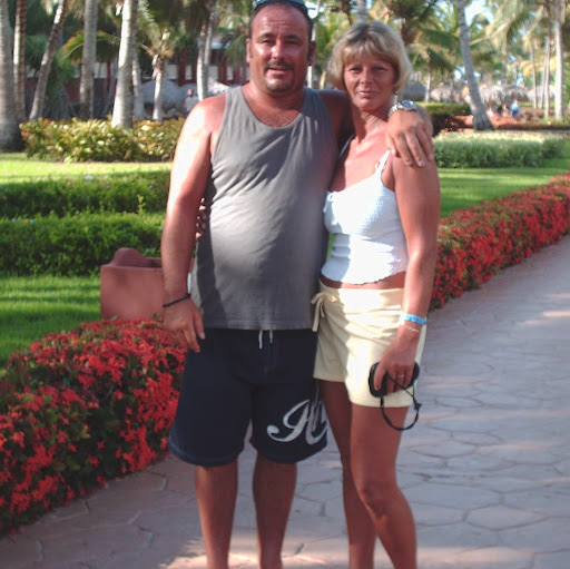 Debra Wells Photo 15