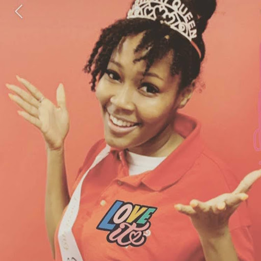 Amanda Atkins Photo 38