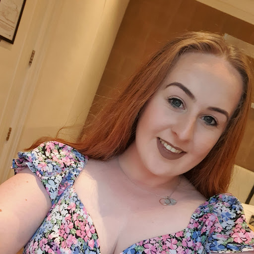 Jessica Hutton Photo 20