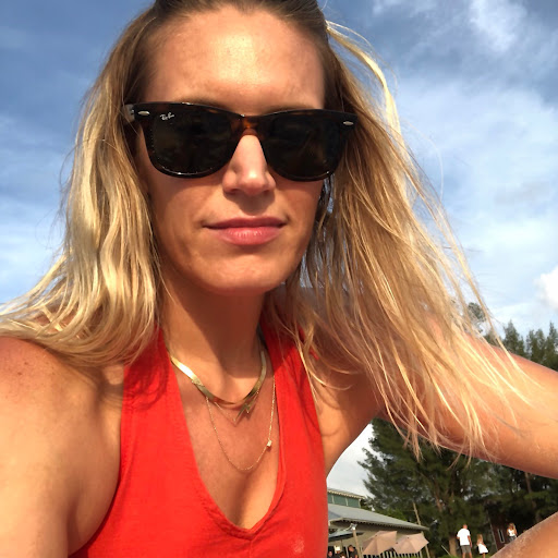 Victoria Bennett Photo 7