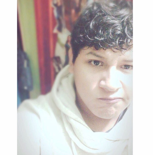 Saul Estrada Photo 17