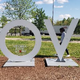 Stefanie Miles Photo 8