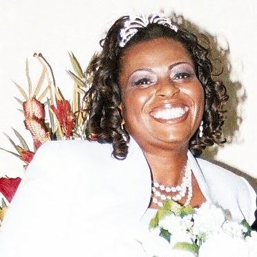 Carolyn Holland Photo 35